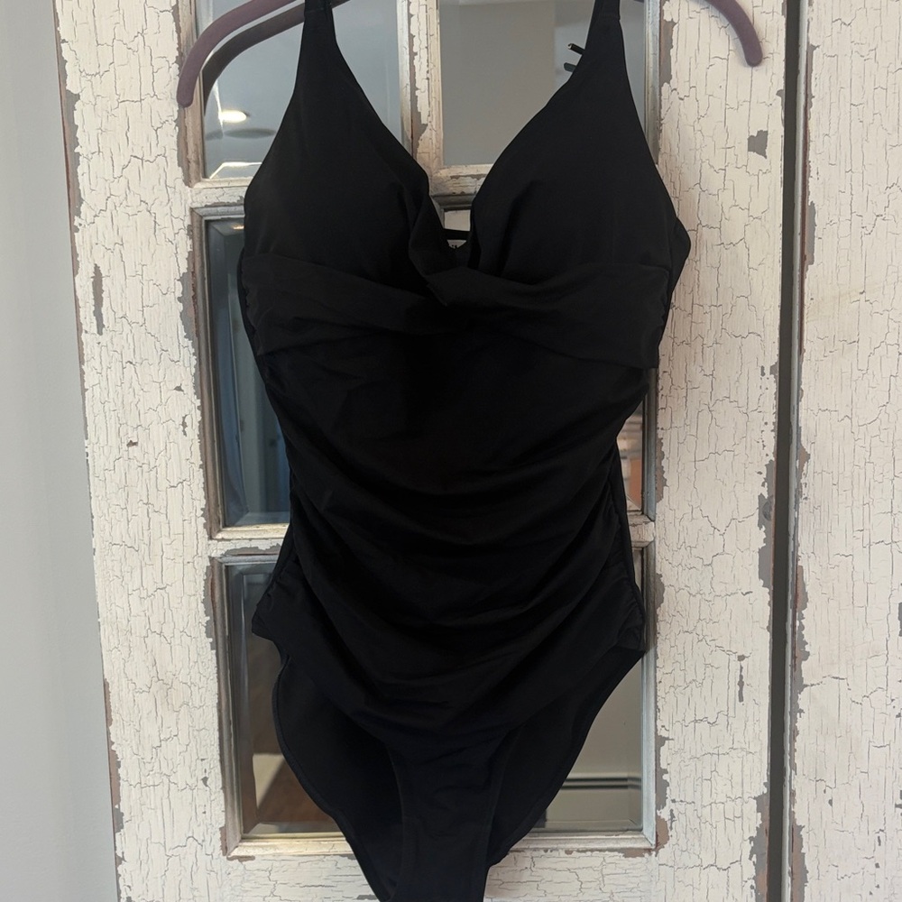 Elegant Black One-Piece NEW Popilush swimsuit
